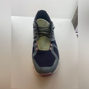 On Running Women’s Lightweight Mesh Sneaker in Navy, Green & Pink